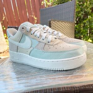 Nike Air Force 1 Be Kind